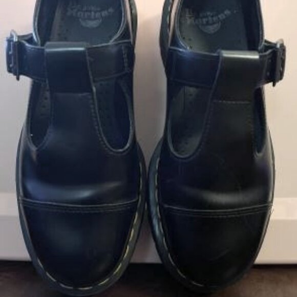 Gently Used Dr Martens Bethan size 9